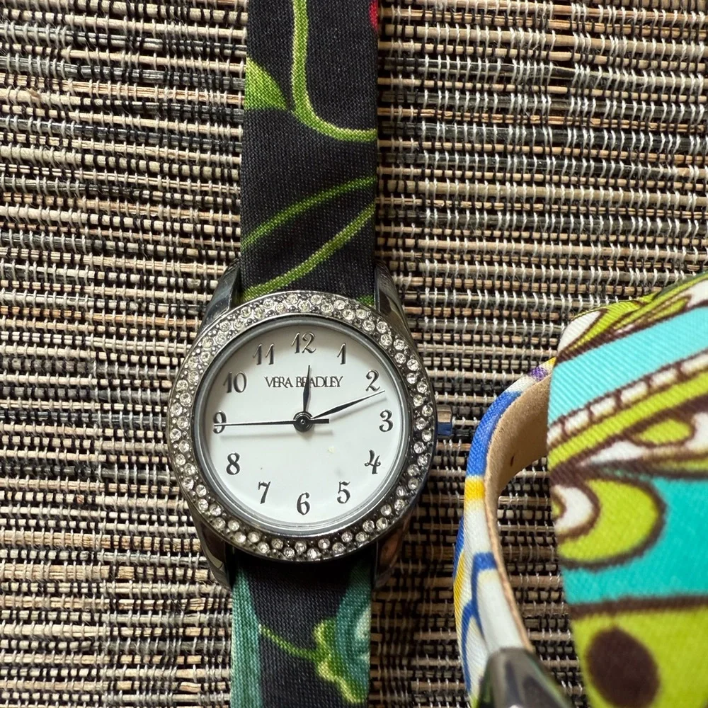 Vera Bradley Watch Women  Silver Tone Interchangeable‎ Band Needs New Battery